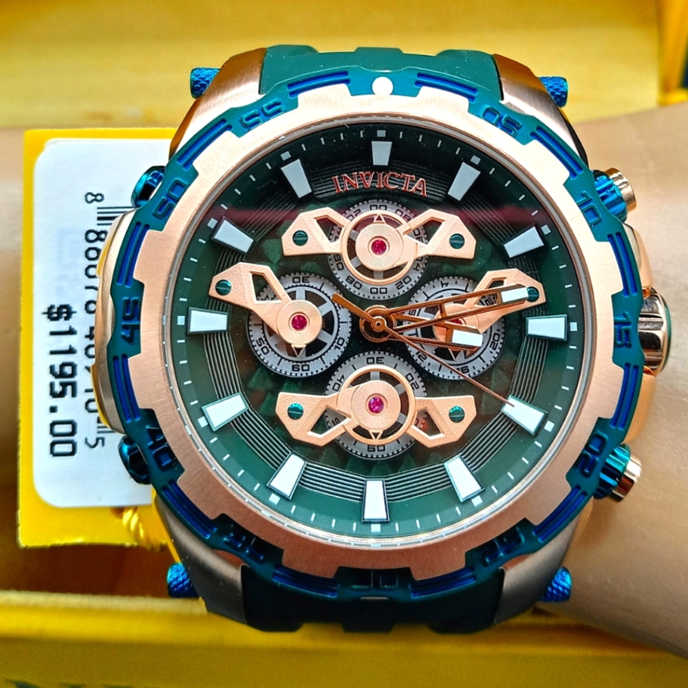 FIRM PRICE-New Invicta Specialty Chronograph Green and rose gold men's watch.
